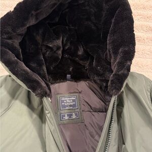 Abercrombie & Fitch dark forest green Hooded ski coat. Size large